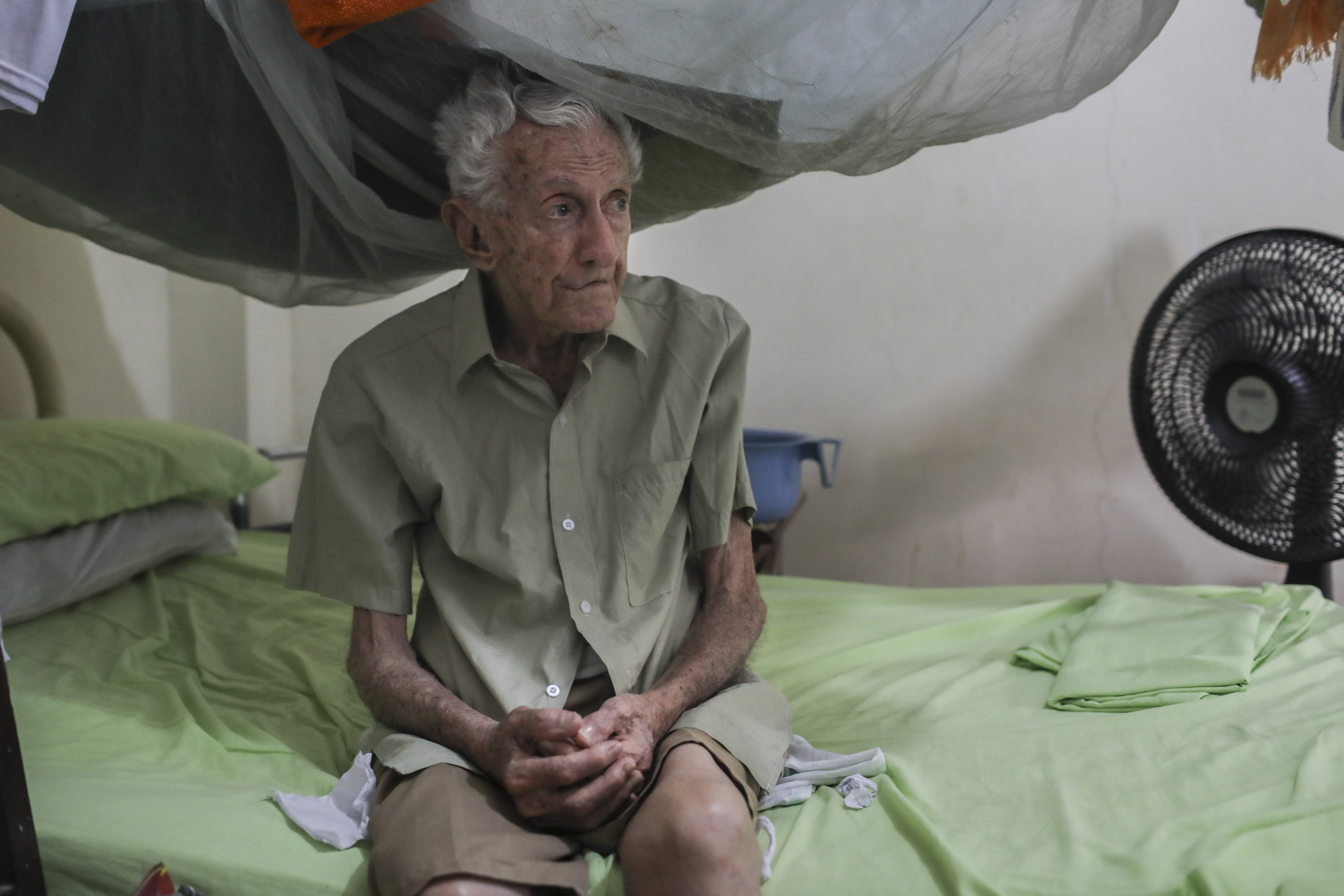  Luis Sabat, quien representa con su negocio en la Calle de los Turcos lo mucho que se sirvió el nobel para la construcción literaria de Macondo. Foto: Joaquín Sarmiento.