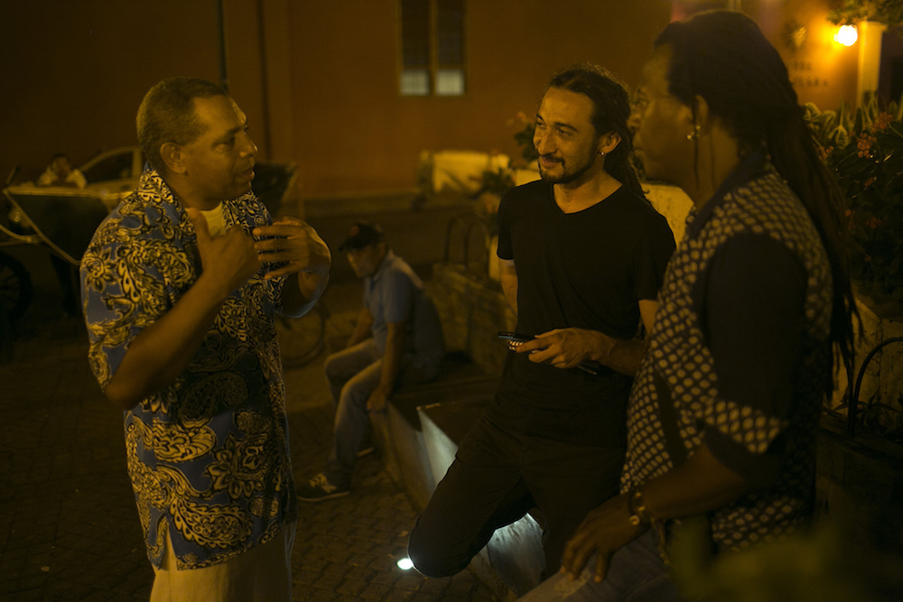 Salym Fayak, becario, entrevistó en el Centro de Cartagena a algunos personajes de la cultura afro.