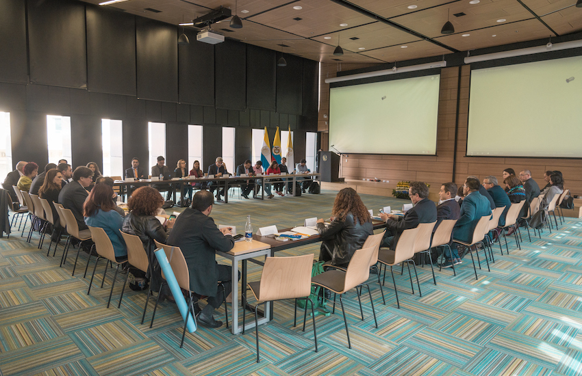 Recuerdo del XVI Encuentro de directores y editores de medios de Colombia, realizado en 2018, en Bogotá. Recuerdo del XVI Encuentro de directores y editores de medios de Colombia, realizado en 2018, en Bogotá.