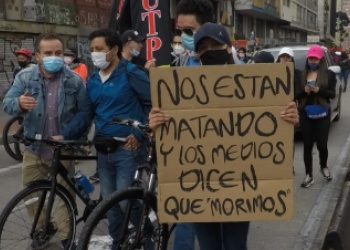 Fotografía de las marchas durante el paro nacional 2021 en Colombia. Byron Jiménez en Unsplash. Usada bajo licencia Creative Commons. 