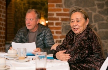 Jon Lee Anderson y Mercedes Barcha en la reunión del Consejo Rector de la Fundación Gabo en 2014. Foto: Guacamole Project - Archivo Fundación Gabo.