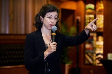 Glòria Pallarès (España), periodista especializada en medio ambiente y desarrollo global. 