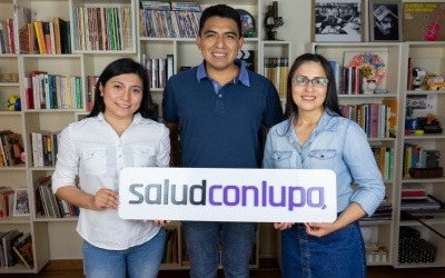 Mayté Ciriaco, Jasón Martínez y Fabiola Torres, de Salud con lupa.