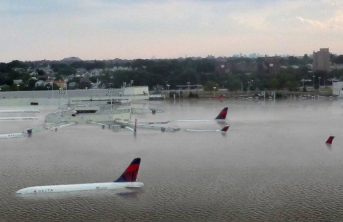 ¿En realidad así quedó el aeropuerto de Houston tras el paso de Harvey?... ¡Pon a prueba tu olfato periodístico con nuestro quiz semanal! 