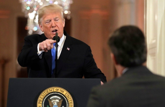 Donald Trump en uno de sus enfrentamientos con Jim Acosta | Fotografía: Cortesía USA Today. 