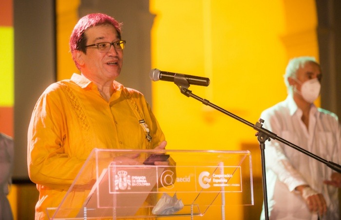 Jaime Abello Banfi tras recibir la Orden de Isabel la Católica. Foto: Rafael Bossio / Fundación Gabo.