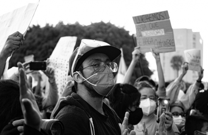 Fotografía: Protestas en Guatemala. Shalom de León en Unsplash. Usada bajo licencia Creative Commons.