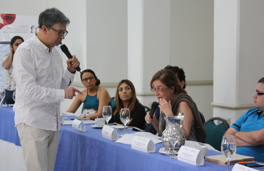 Carlos Francisco Fernández en el taller ¡A nuestra salud! Cómo investigar y reportear temas de salud en Colombia.