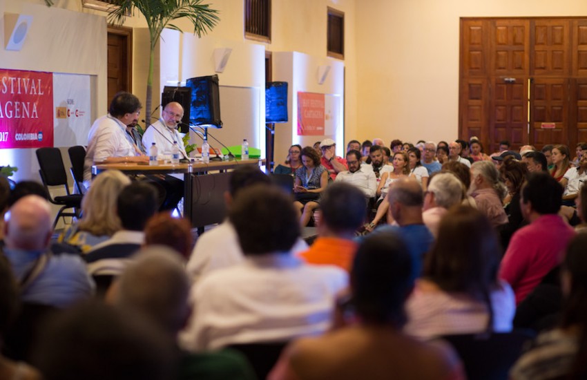 Jaime Abello Banfi y Daniel Samper Pizano durante el Hay Festival 2017. Foto: FNPI. 