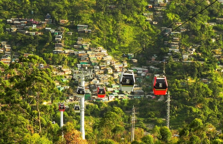 Medellín es una de la ciudades donde llegará el taller Datos para contar ciudades. Foto de Quinn Kampschroer (Pixabay)