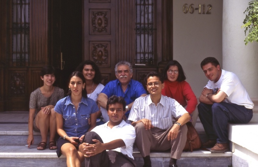 Gabo, junto a algunos de sus alumnos en el primer taller de reportaje que dictó para su fundación, en Barranquilla (Colombia). Foto: Cortesía Andrés Grillo.
