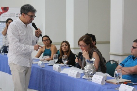 Carlos Francisco Fernández en el taller ¡A nuestra salud! Cómo investigar y reportear temas de salud en Colombia.