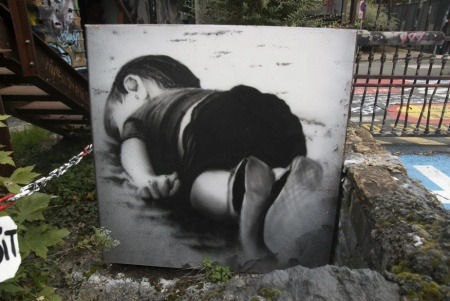 Homenaje a Aylan Kurdi / Thierry Ehrmann en Flickr | Usada bajo licencia Creative Commons