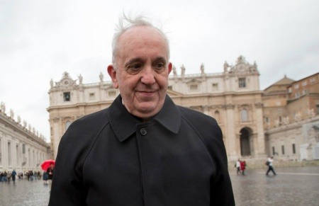 ¿Es cierto que el papa Francisco se disfraza para salir a ayudar a las personas sin techo en las noches?... ¡Responde nuestro quiz de noticias!