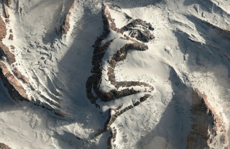 ¿Es real esta fotografía satelital del volcán mexicano Iztaccíhuatl en la que se aprecia la figura de un gigante?... ¡Responde nuestro quiz de noticias! 