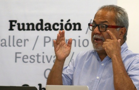 Tulio Hernández durante un taller en 2019. Foto: Archivo Fundación Gabo.